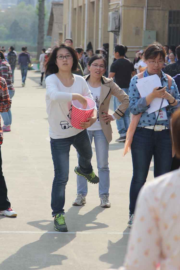 乐动官方网页版_乐动（中国）农化员工积极参加院趣味运动会